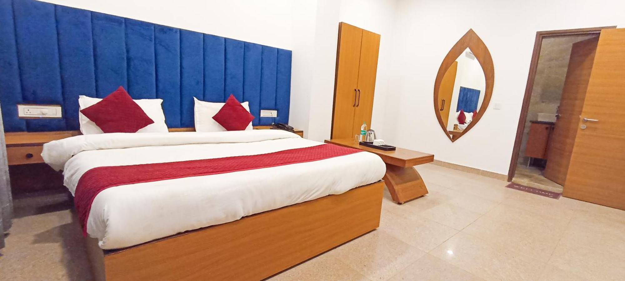 Hotel Lake View Chandīgarh Buitenkant foto